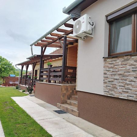 Kaptárkő Apartmanház Demjén Exterior foto