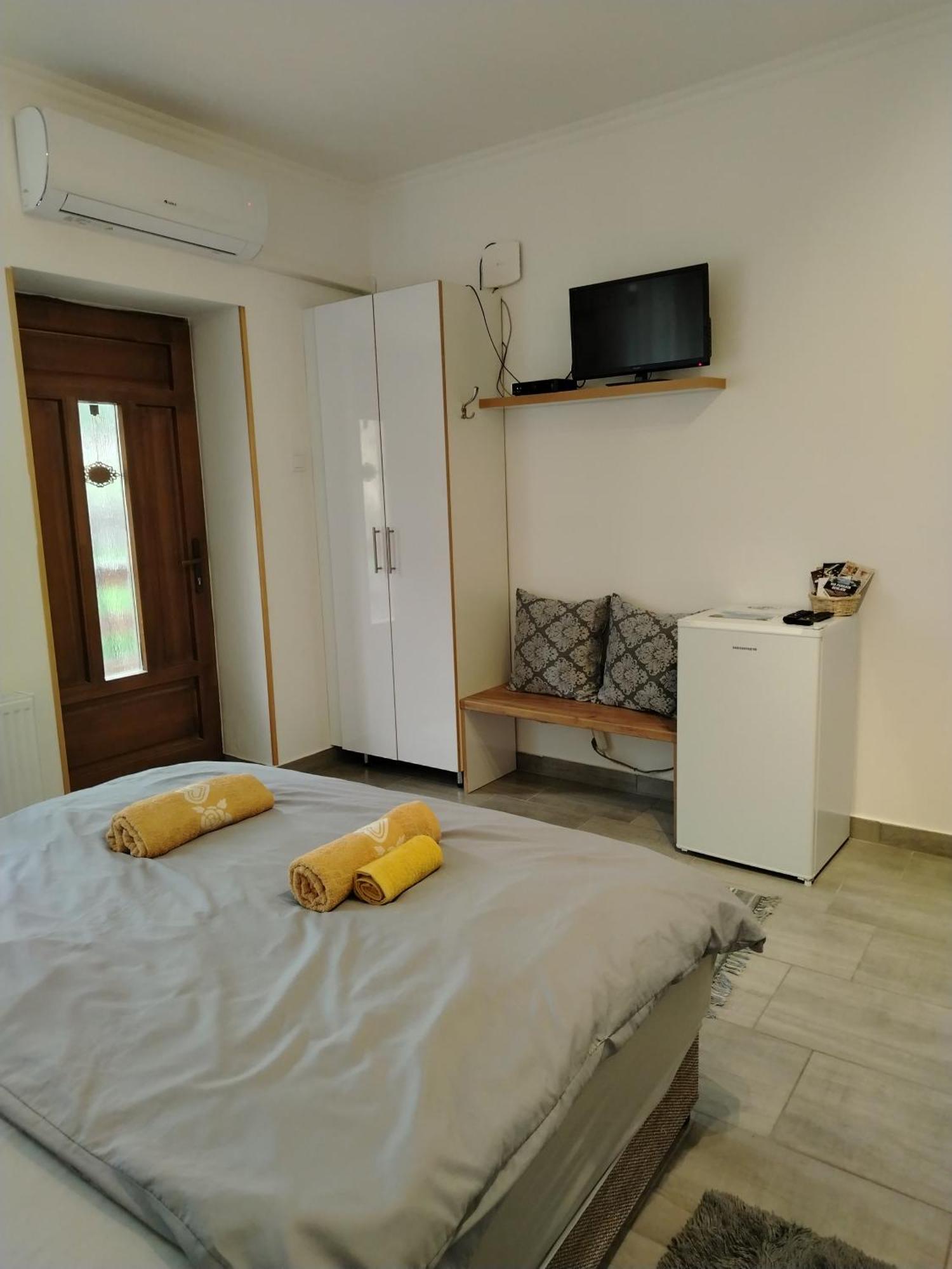 Kaptárkő Apartmanház Demjén Exterior foto