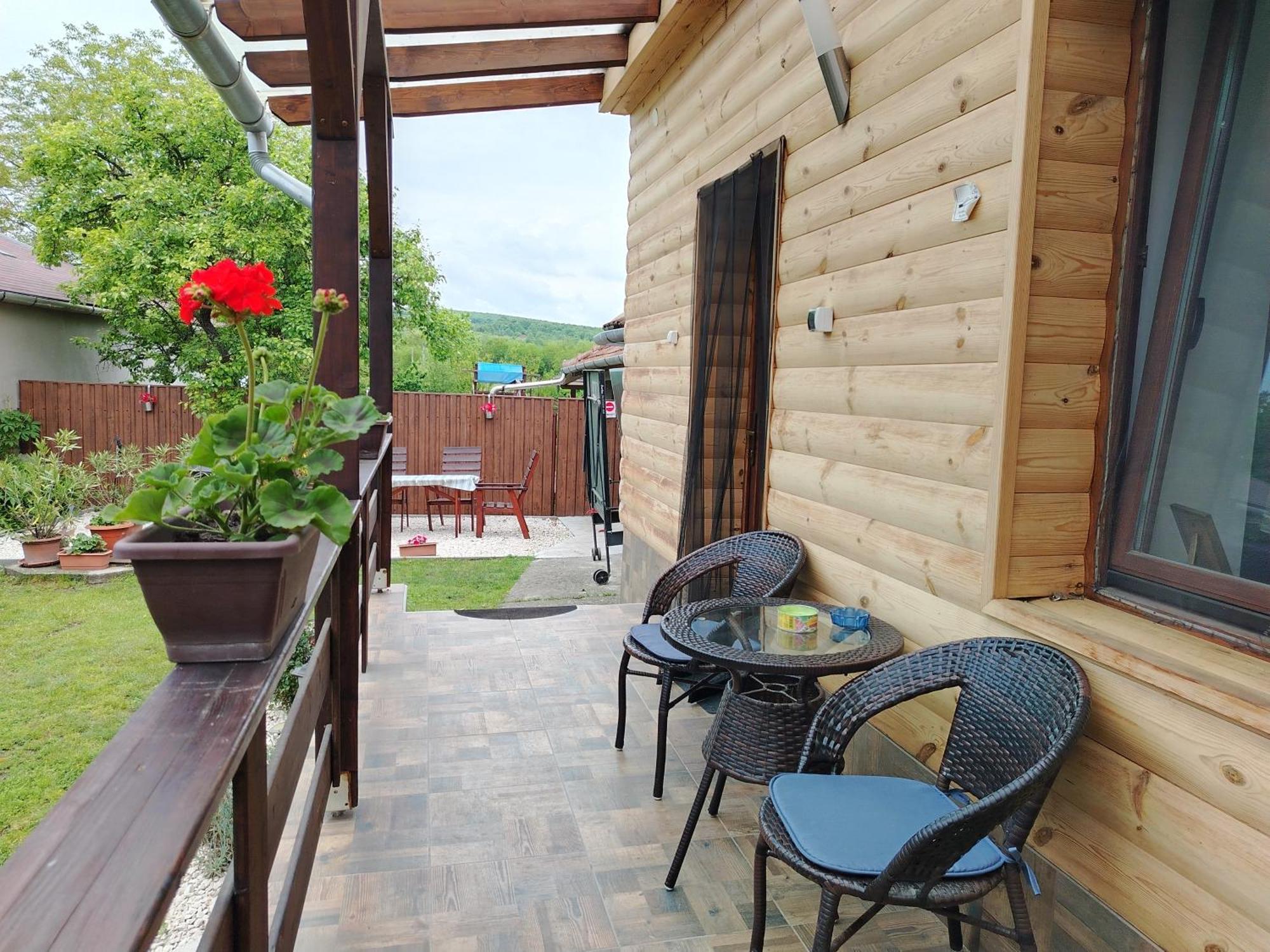 Kaptárkő Apartmanház Demjén Exterior foto