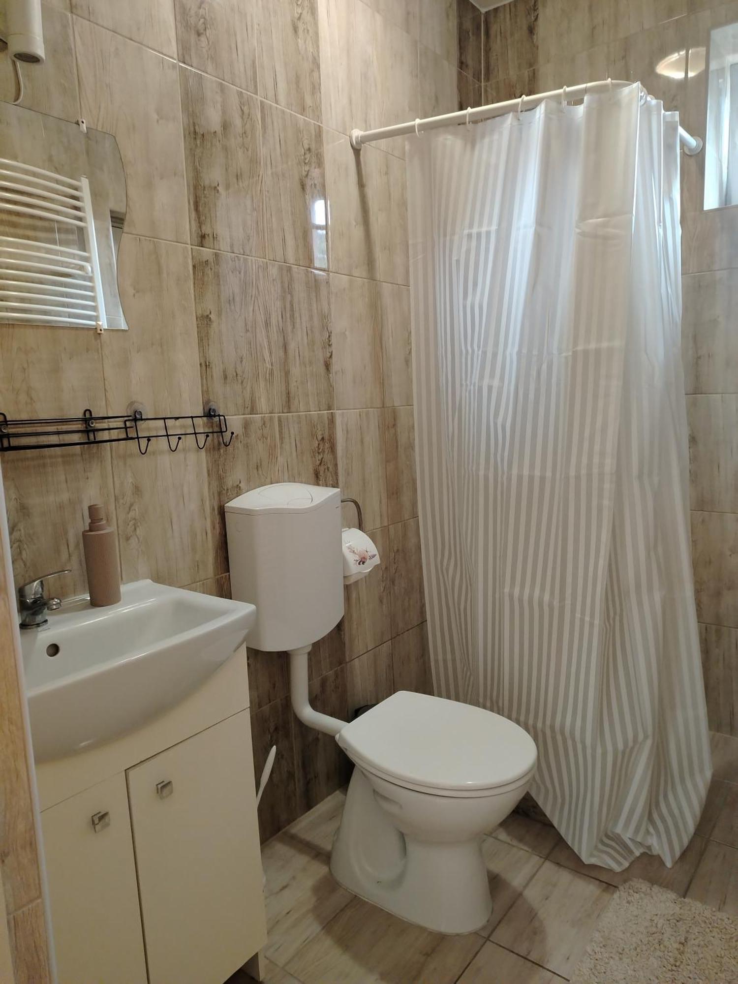 Kaptárkő Apartmanház Demjén Exterior foto