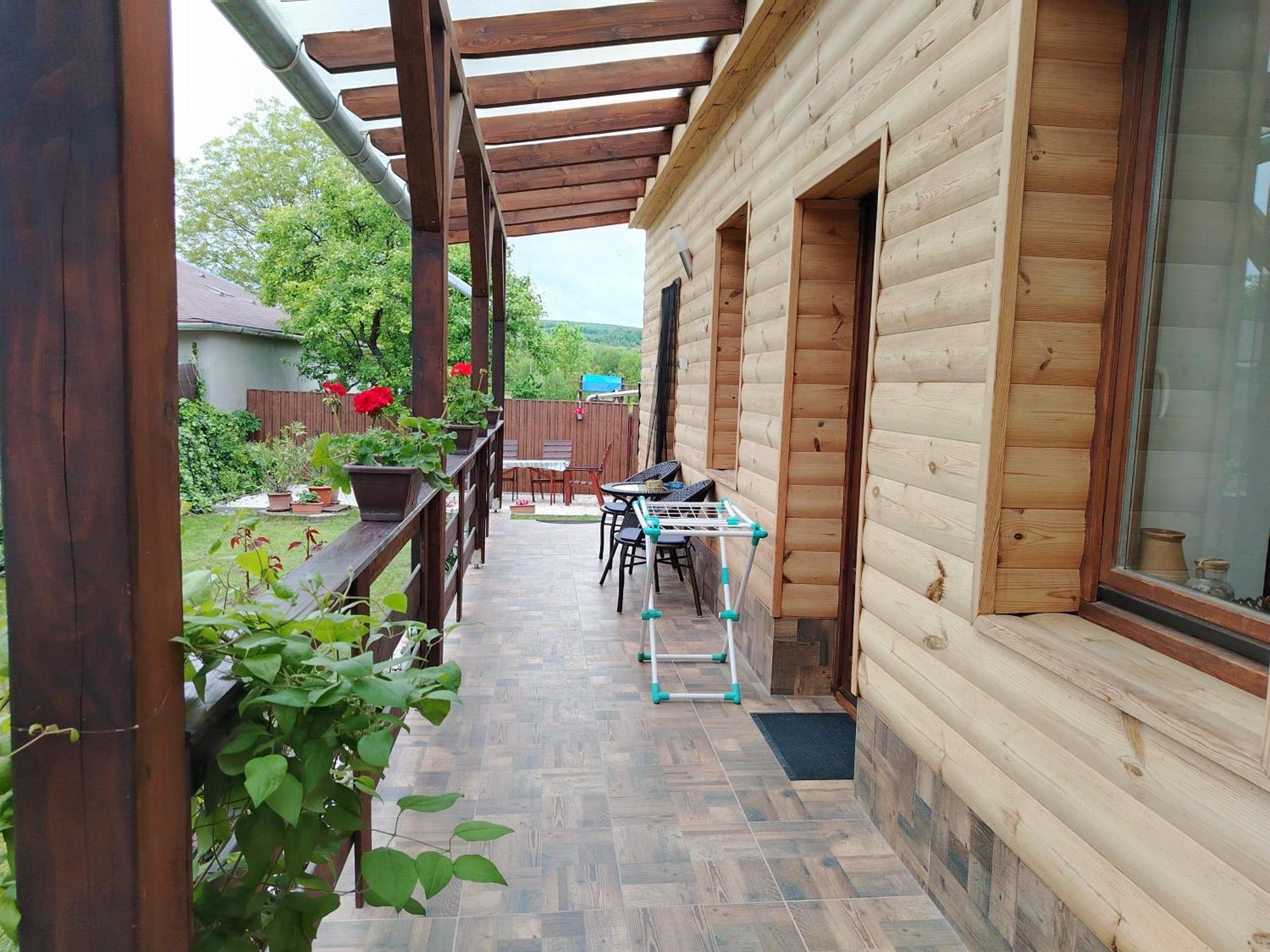 Kaptárkő Apartmanház Demjén Exterior foto